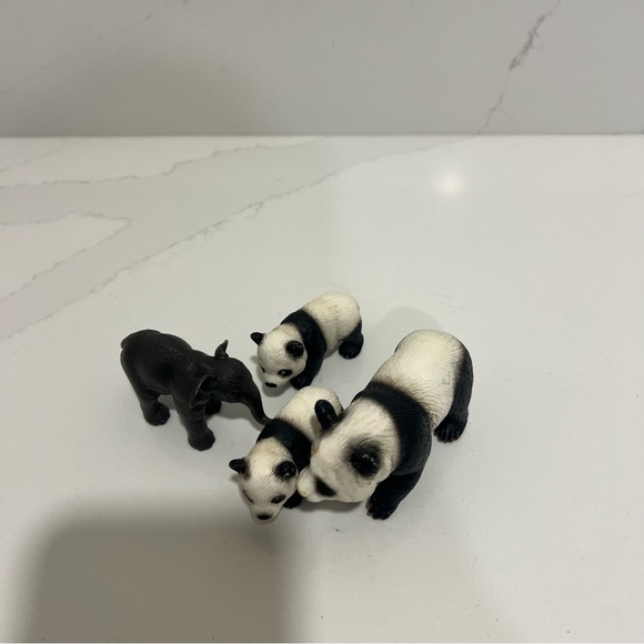 Schleich Panda and Elephant Figurine Set set of 4 - Picture 11 of 16